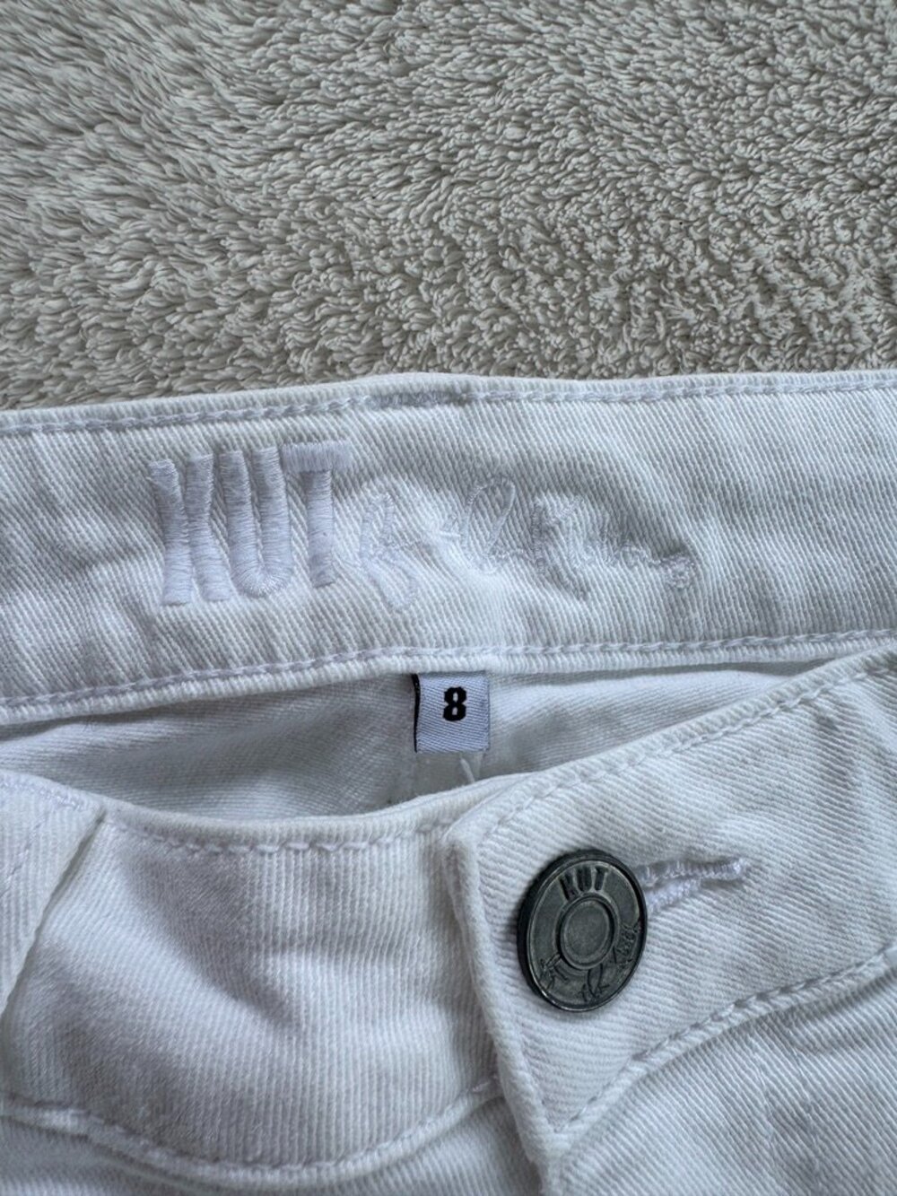 Kut From The Cloth Nikki Mid Rise Ankle Flare White Jeans Size 8 - Picture 6 of 13